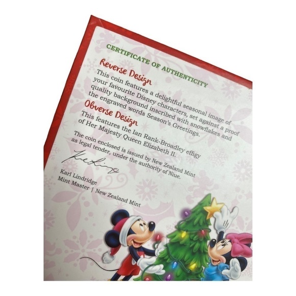 New Disney Season's Greetings Limited Edition 1/2oz Silver Coin 2014 - Picture 6 of 10